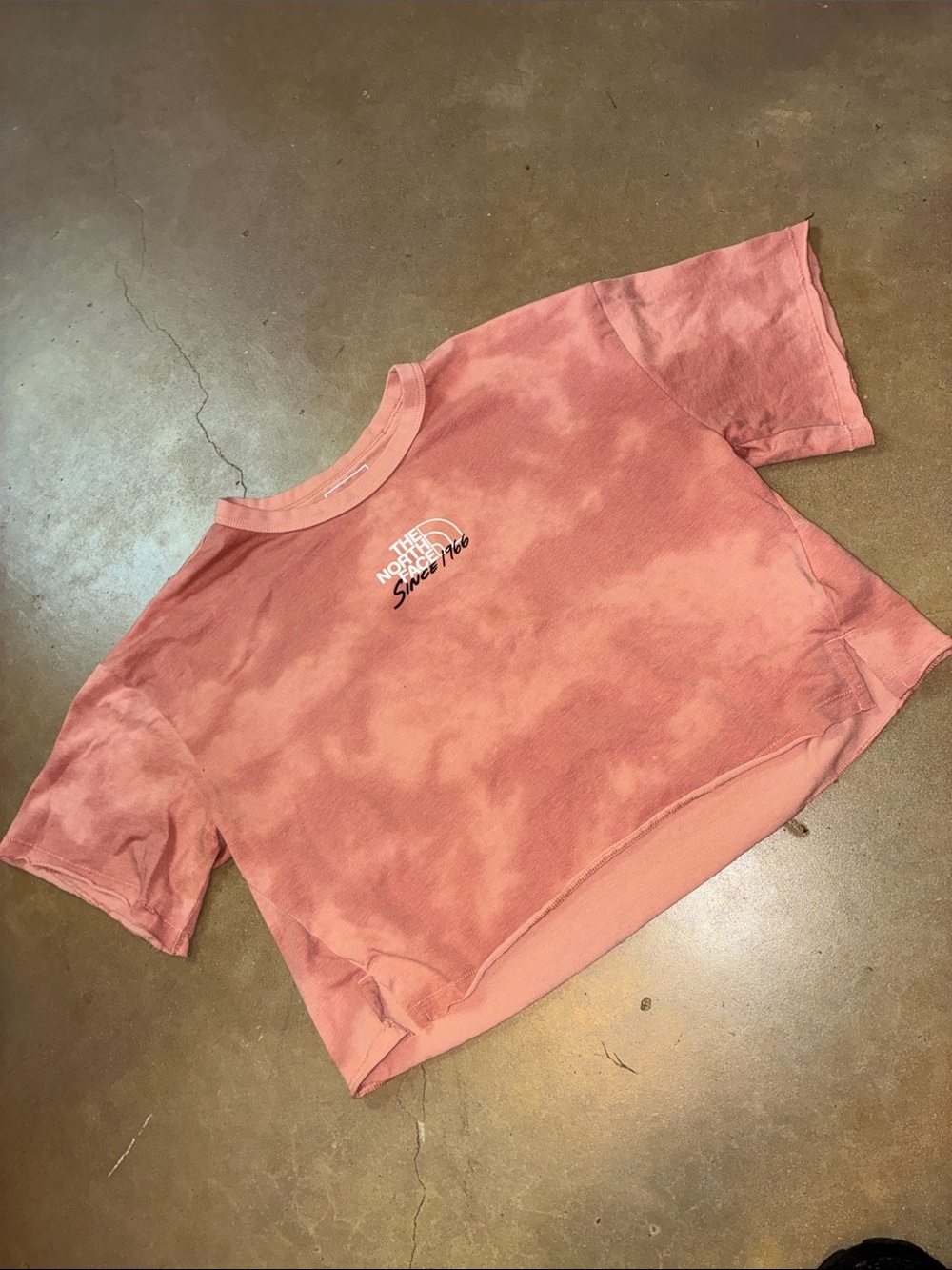 The North Face Cropped Tie-Dye Tee - Rose